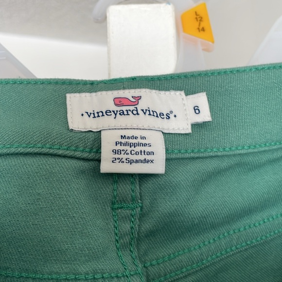 Size 6 jeans vineyard vines green jeans with frayed bottom. Great condition - Picture 2 of 4